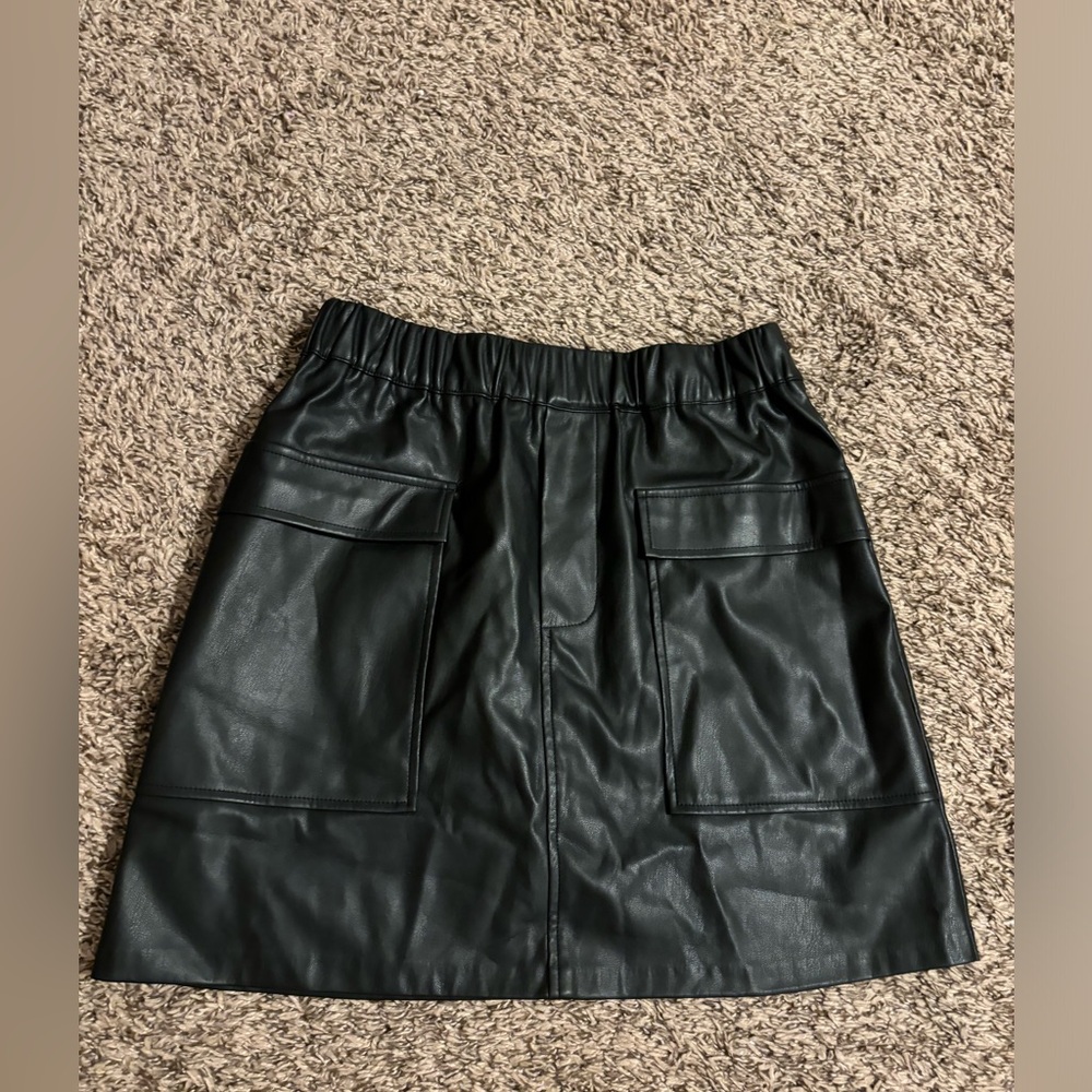 BB DAKOTA faux leather skirt
